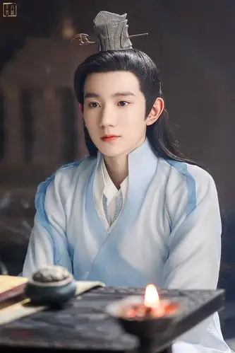 tfboys分享200721王源古装造型合集是惊艳时光的俏公子呀