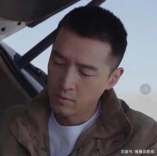 板寸才是男星的"照妖镜",男神胡歌硬汉气质