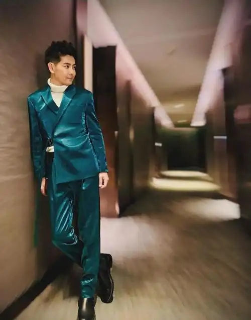 林志颖新造型获赞逆生长男神魅力四射网友惊叹17岁与50岁无差