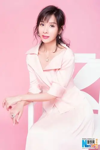 杨恭如全新写真大片 展现优雅知性气质