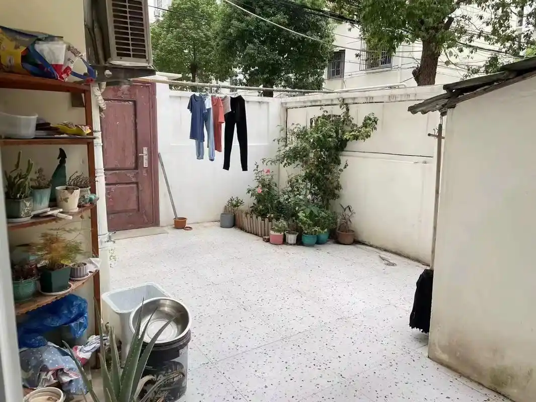 西林小区最好的一楼,小三室 有院子,院内有自 - 抖音