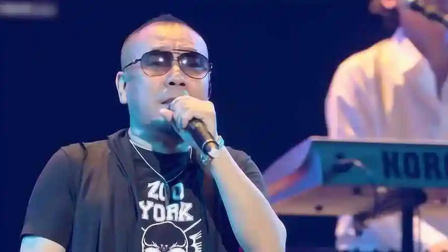 超强回忆杀零点乐队现场版爱不爱我周晓鸥铁汉柔情真好听