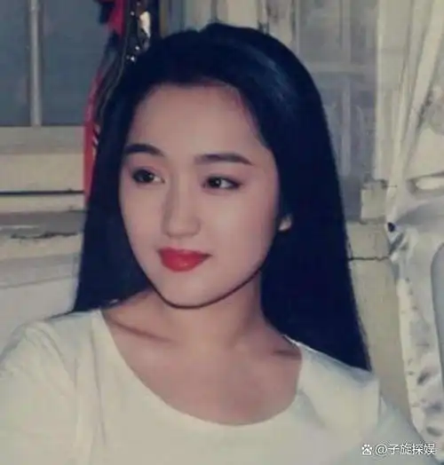 回顾杨钰莹:从小失去父亲两段感情,赖文峰伤她至深51岁不婚不孕