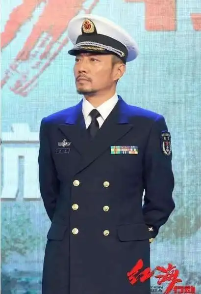 56岁硬汉男演员张涵予近况曝光,开5家影视公司,女儿长1米8