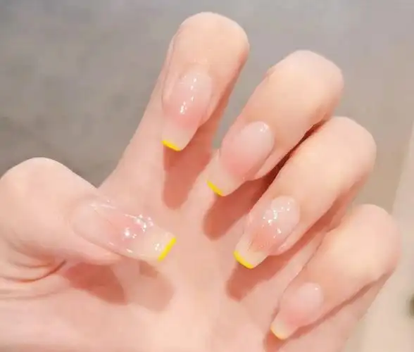 简单可爱腮红法式美甲2021新款式,法式美甲-lomo美甲