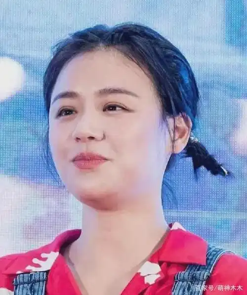 马思纯与张哲轩电梯亲吻身材臃肿发福严重此前曾被曝结婚怀孕