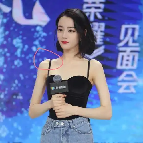 她的看法:回忆起胡歌在拍摄《仙剑3》时,不断地与杨幂进行了多次拍摄