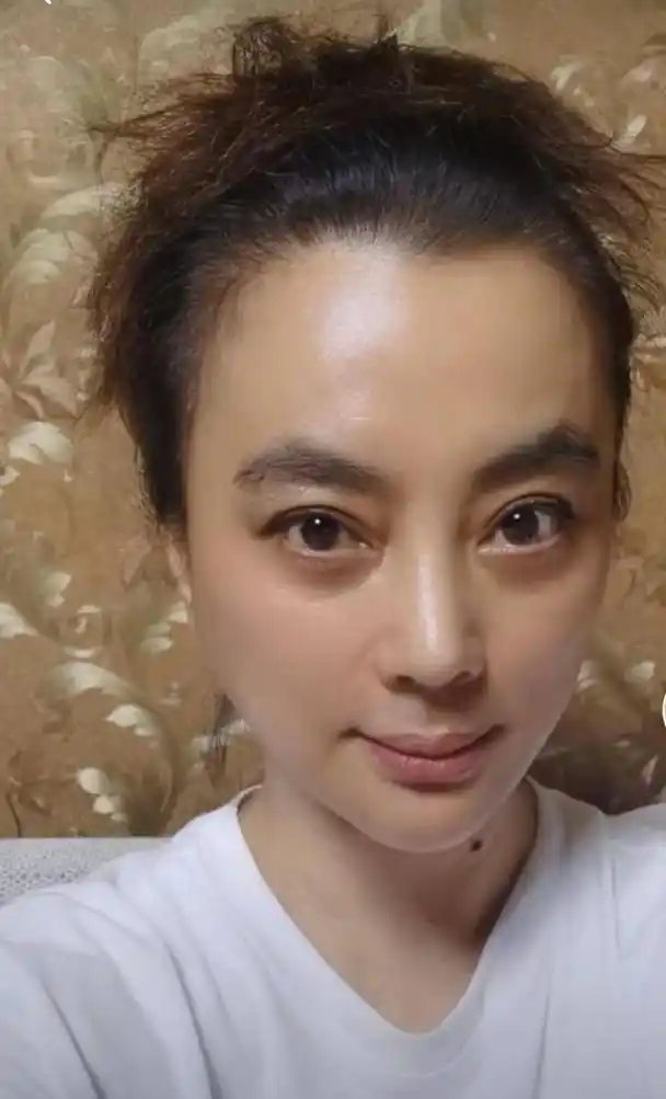 歌手李玲玉今年多大岁数了 歌手李玲玉21岁嫁初恋(12)