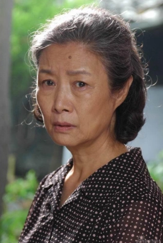 她是太后戏路,国家一级演员,74岁终获影后称号|吕中|太后|戏路_新浪