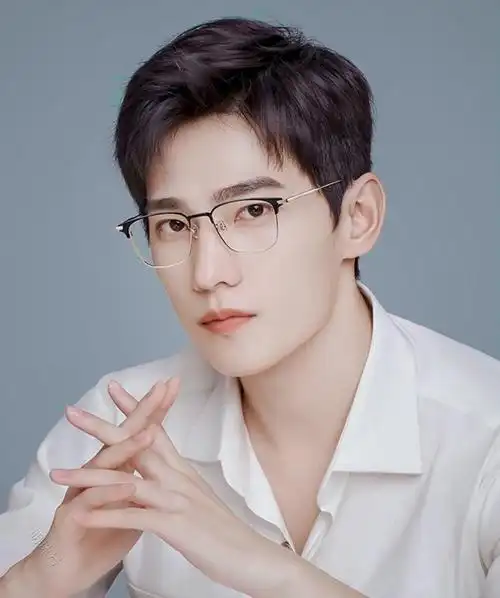 朱一龙的眼镜造型为什么这么受欢迎?