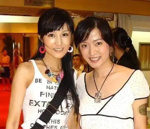 【图】揭秘鲍蕾跟鲍莉什么关系 六个脚趾头是怎么一回事