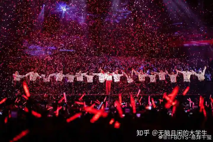 不好意思,每年生日演唱会千玺都会送给鹤们一片红海,18岁成人礼"婚礼