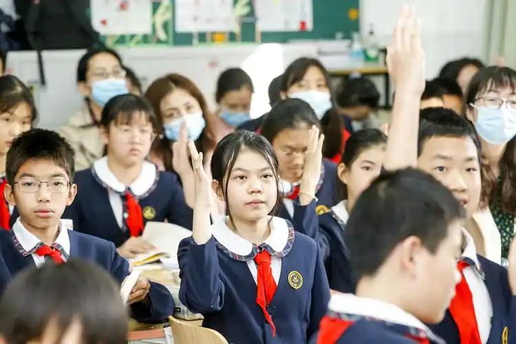 首都师范大学附属育新学校贯通课程实践研讨会召开