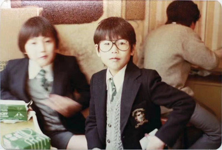 声生不息港乐季歌手童年照曝光李健好青涩