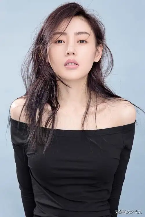 张天爱性感黑丝激情诱惑无限如女王般霸气侧漏这样的她才最美