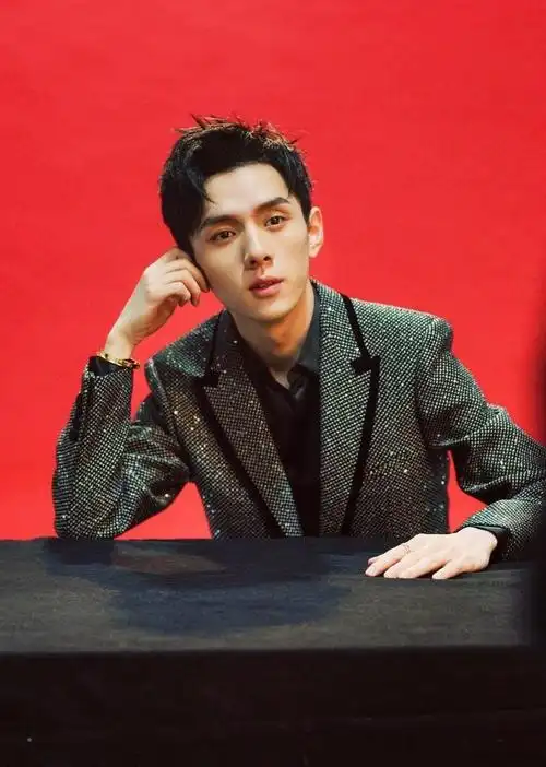 李佳琦休息的两天,我看到了成年人的悲哀