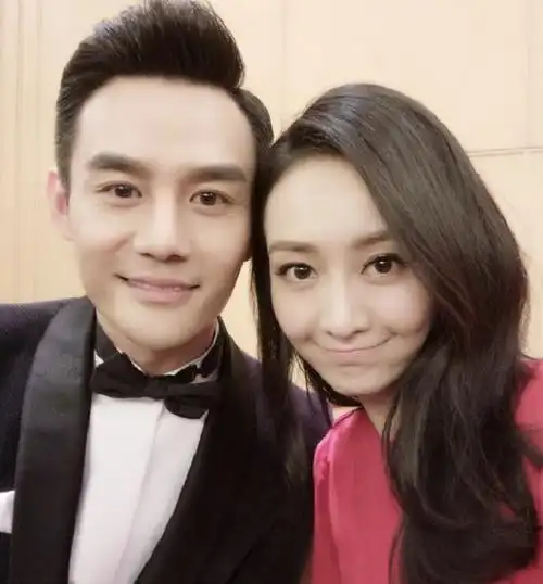 王鸥王凯恋情曝光 深夜约会牵手 是友情还是爱情