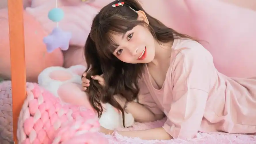 粉嫩双马尾萌妹子甜美可爱居家私房写真