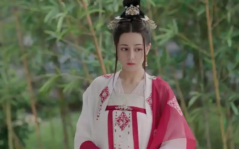 长歌行:李长歌颜值混剪,回眸一笑百媚生,六宫粉黛无颜色