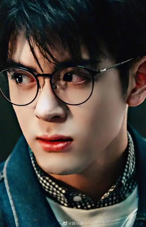 曾舜晞熬夜写了篇长文#终极笔记收官之际,在剧中饰演吴邪的曾舜晞