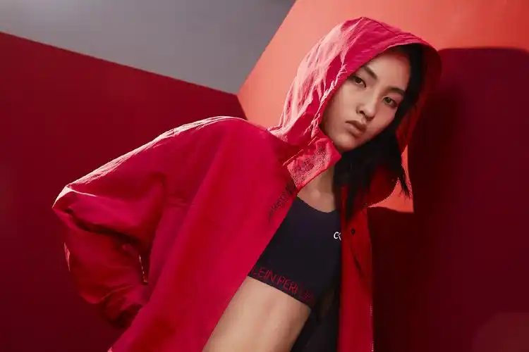 calvin klein于2020新年即将到来之际,发布全新鼠年新春系列