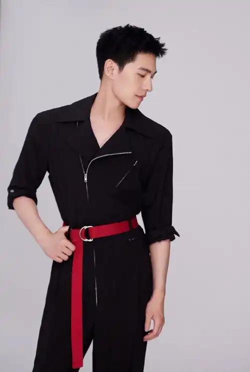 被杨洋工装大片帅到了