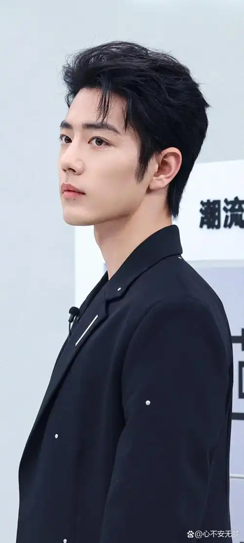 肖战魅力壁纸大放送,心动瞬间全捕捉!