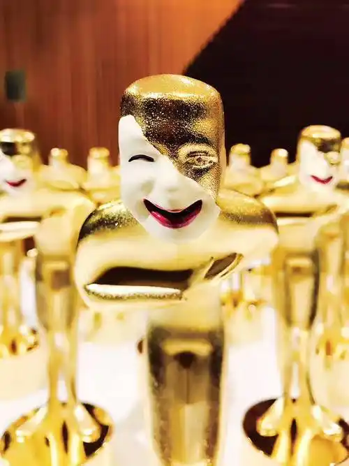 2017三大喜剧栏目第一篇 东方卫视《欢乐喜剧人》