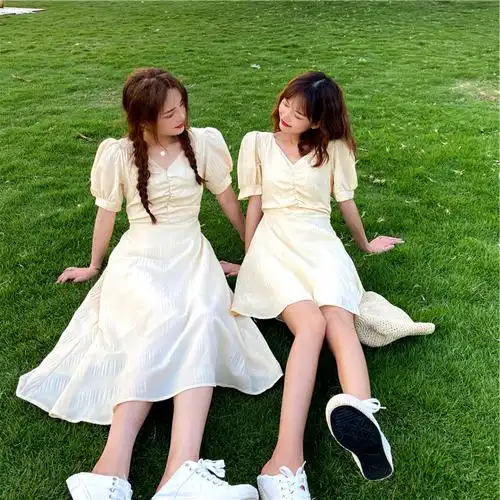 2022夏季不一样的炸街超仙闺蜜套装裙子姐妹装小众设计感一长一短短款