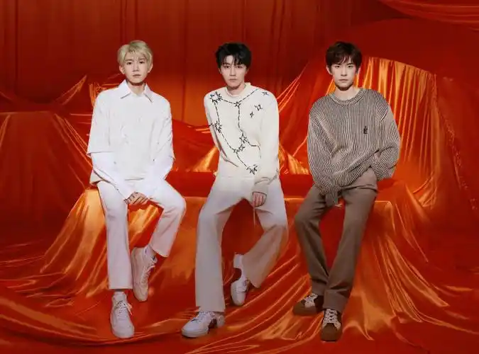 tfboys这张合照不是p的吧