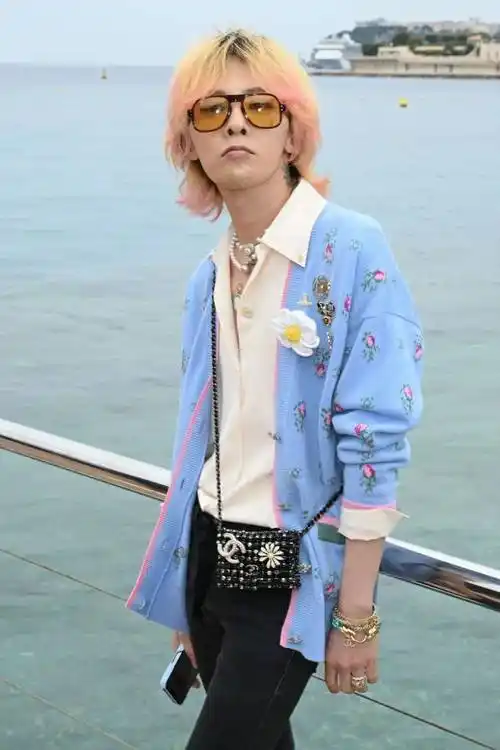 最新权志龙出席香奈儿活动现场图