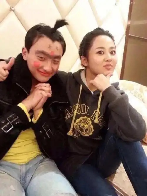 杨紫和牛骏峰是发小