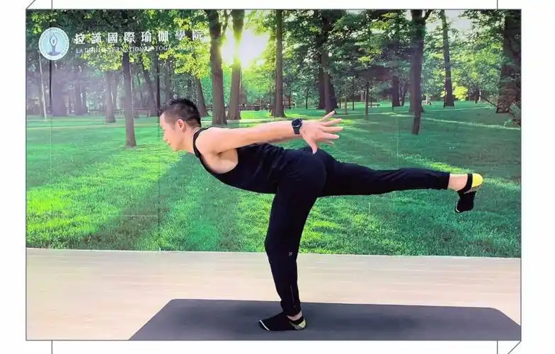 医生说:腰痛要练小燕飞,可是,为啥越练越痛呢?【附视频】