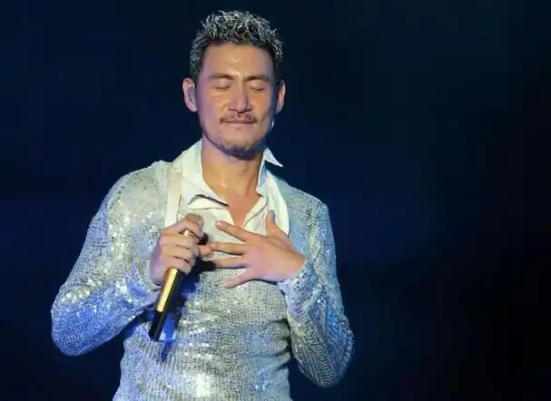 张学友演唱会震撼暴倒!15场惊艳继续燃烧!