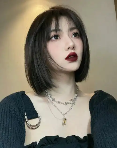 现在已经夏天很多女孩子想叫短发但是又不敢尝试94949494一定