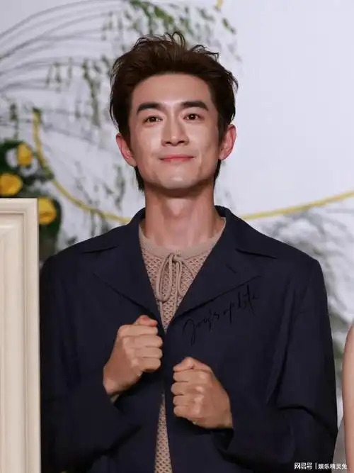 穿衣打扮被吐槽,大腿成关注点|亦舒|霍建华|林更新|爱情片_网易订阅