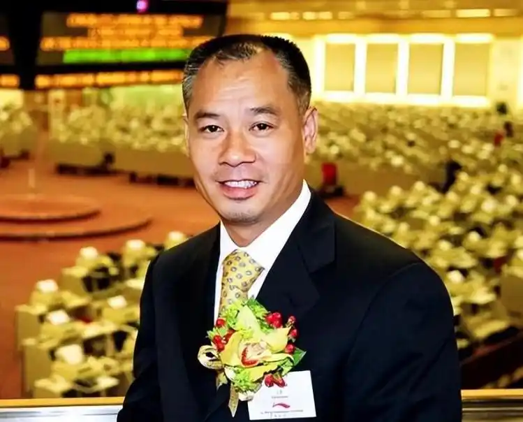 李宁之妻陈永妍结婚六年无子见证丈夫大起大落44岁冒险生女