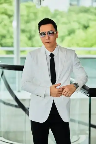 甄子丹出席上影节一带一路电影周启动仪式甄时尚气场全开