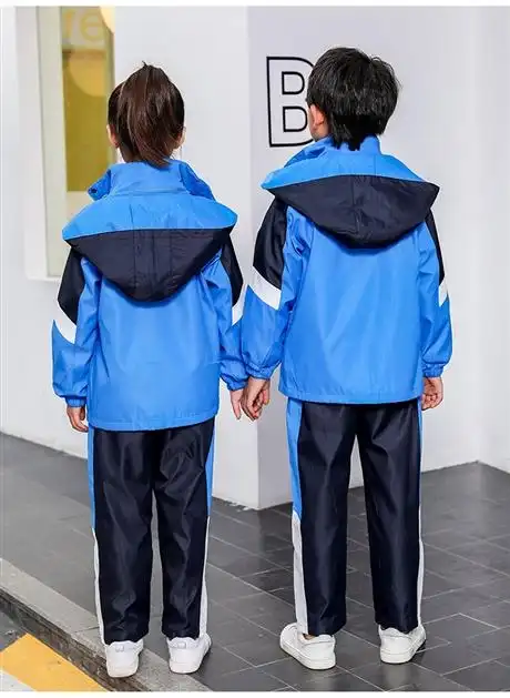 秋冬款学生冲锋衣校服 轩洋服装保暖防风外套厂家-搜采通