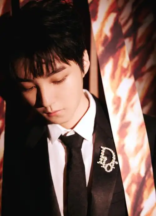 王俊凯25岁继续相约大银幕# 祝tfboys