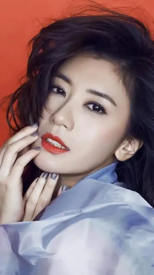 贾静雯丝毫不显老腿长颜值高46岁的她穿旗袍依然年轻还好看