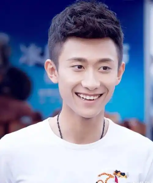 张一山退出娱乐圈了吗 张一山为什么不拍戏了?_梨抖网