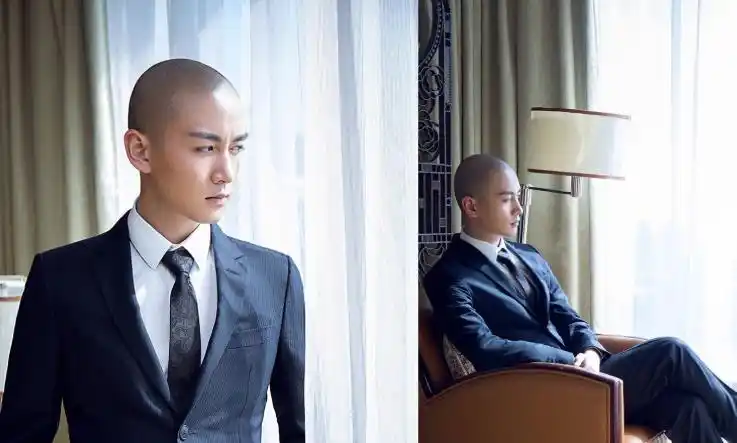 为证明自己颜值高,他们剪板寸,蔡徐坤原形毕露,古惑仔变良民!