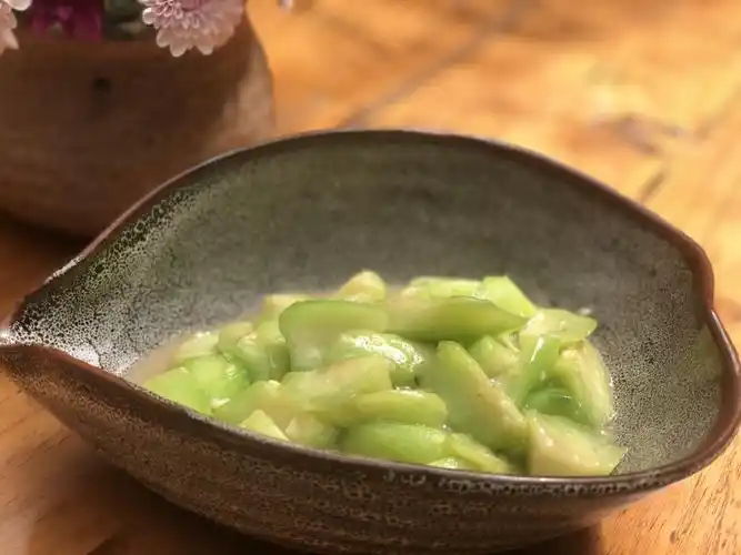 二姐话美食秋意渐深来一盘素炒丝瓜如何