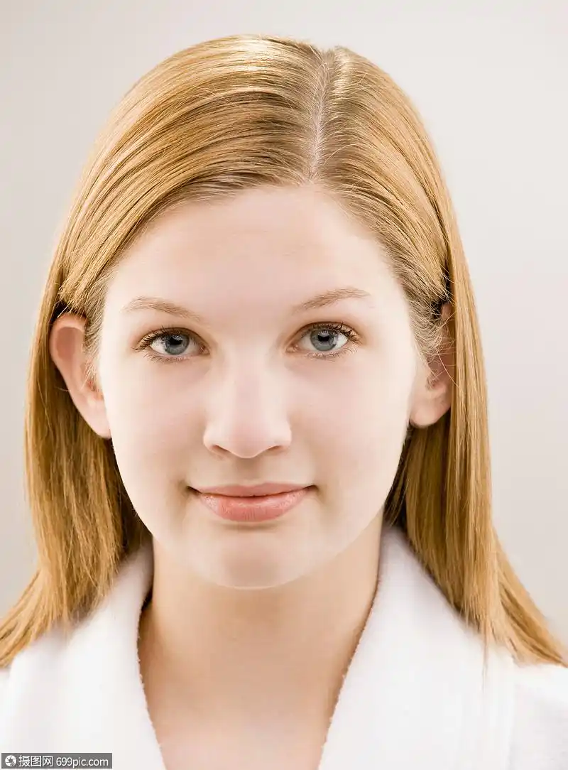 女孩微笑的特写镜头