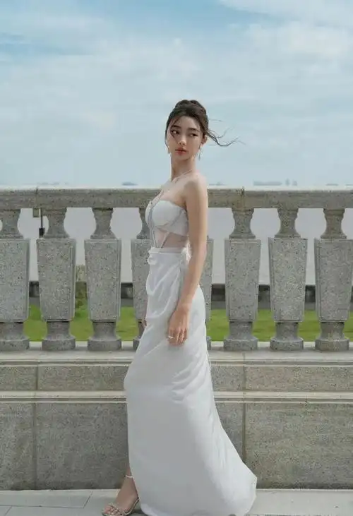 泰籍华裔女歌手李紫婷