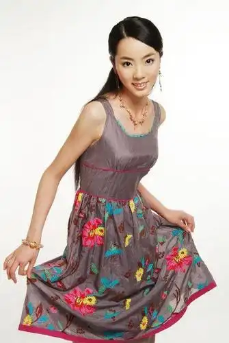 李思思 sisi li的图片