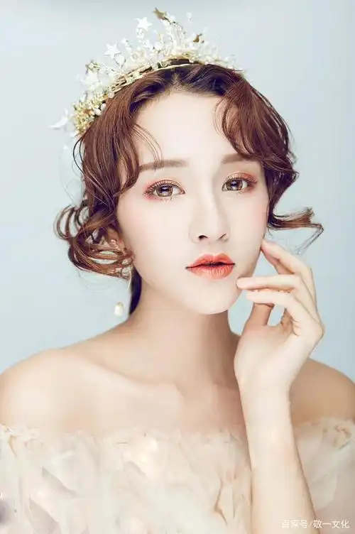 超级好看的简约新娘妆