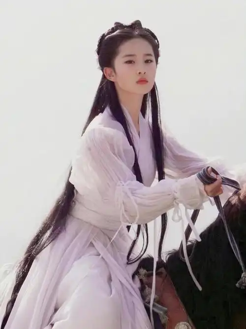 18年前刘亦菲的骑马照,感慨女娲是真的偏心!