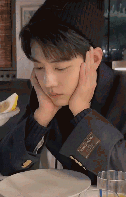 肖战表情梦回魏无羡